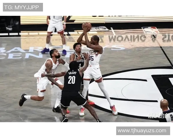 76人对阵篮网激战正酣球星对决引爆全场热情